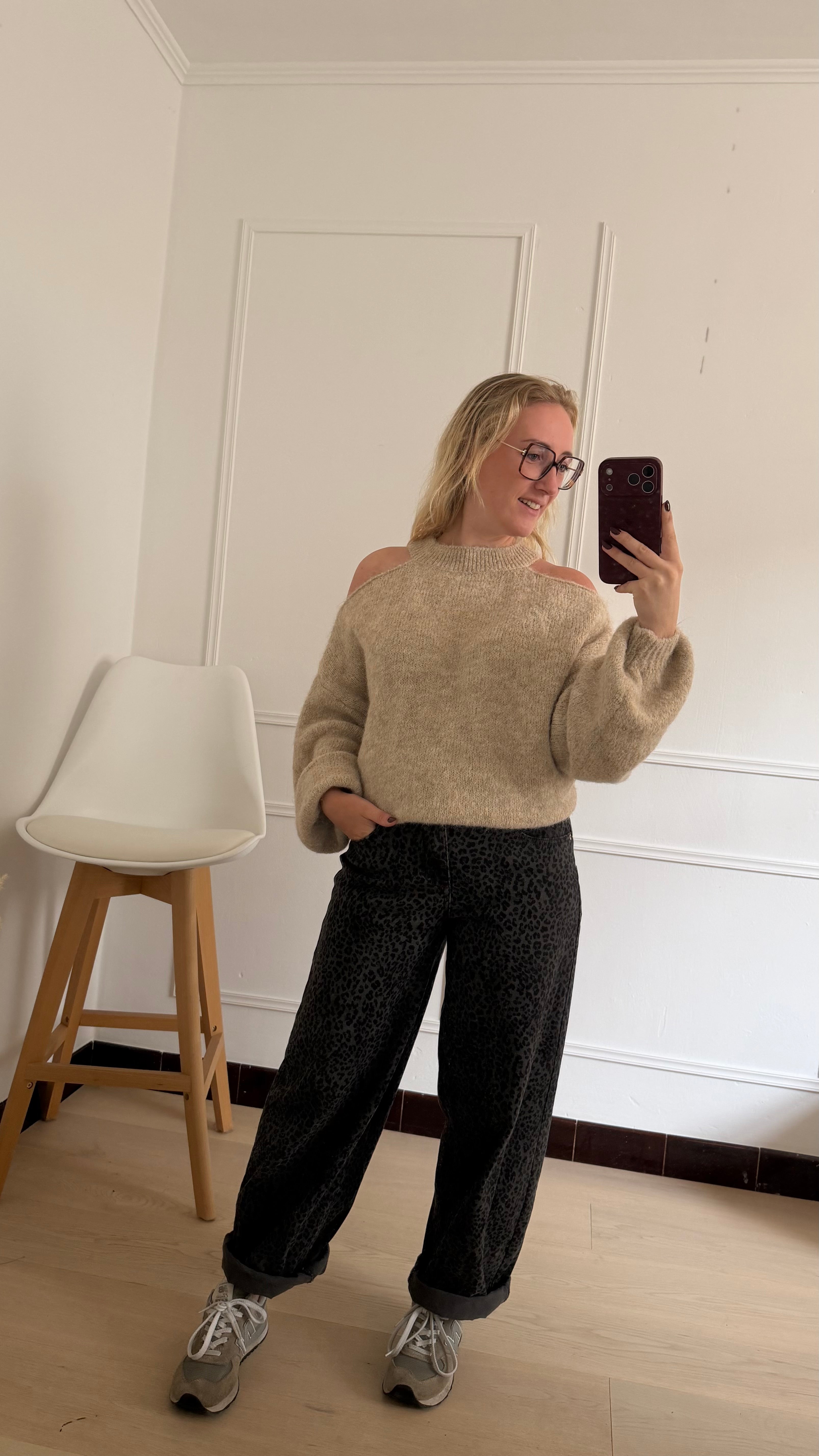 Elora Cut Out Pull Beige