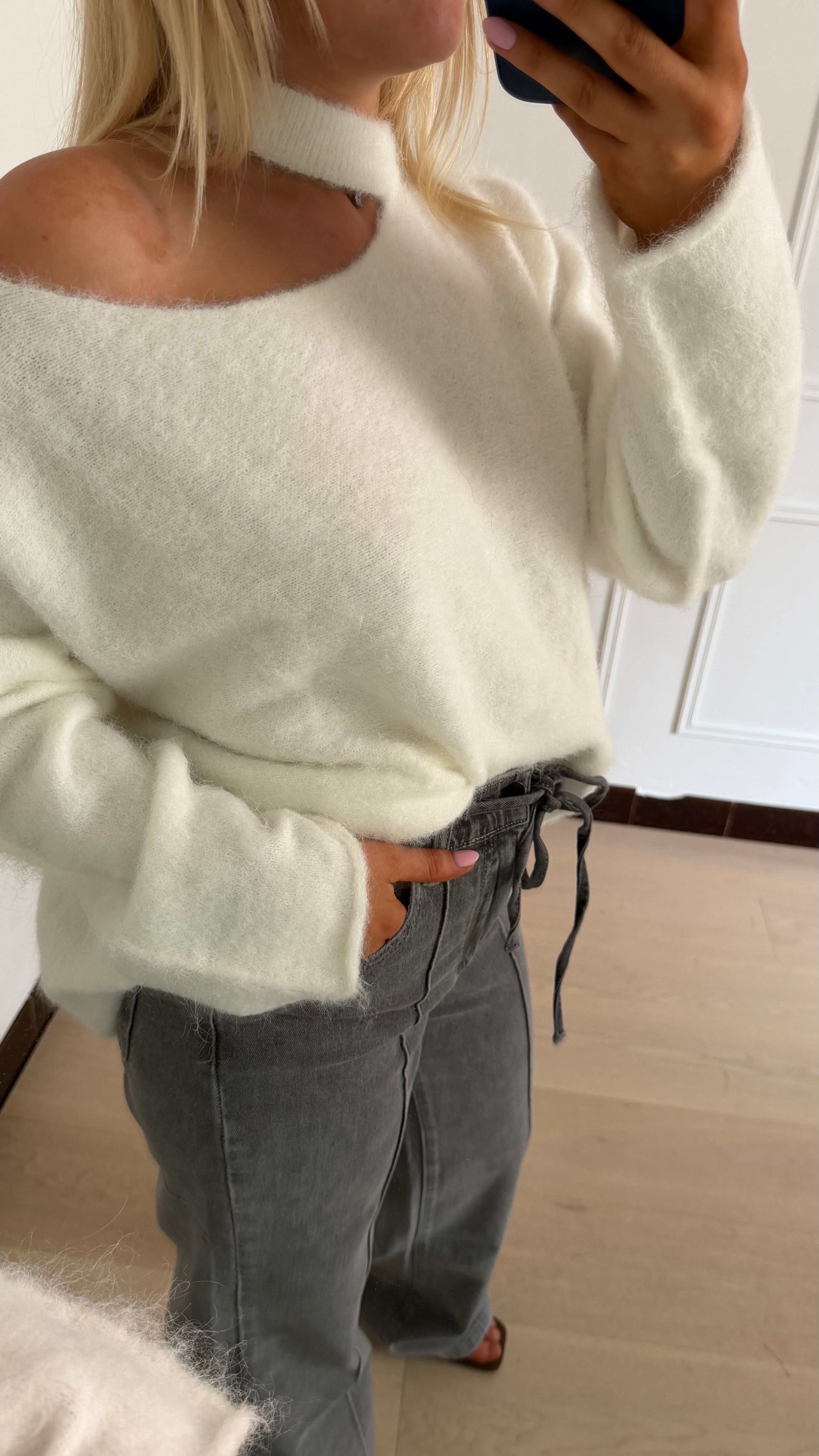 Fay Cut Out Pull White