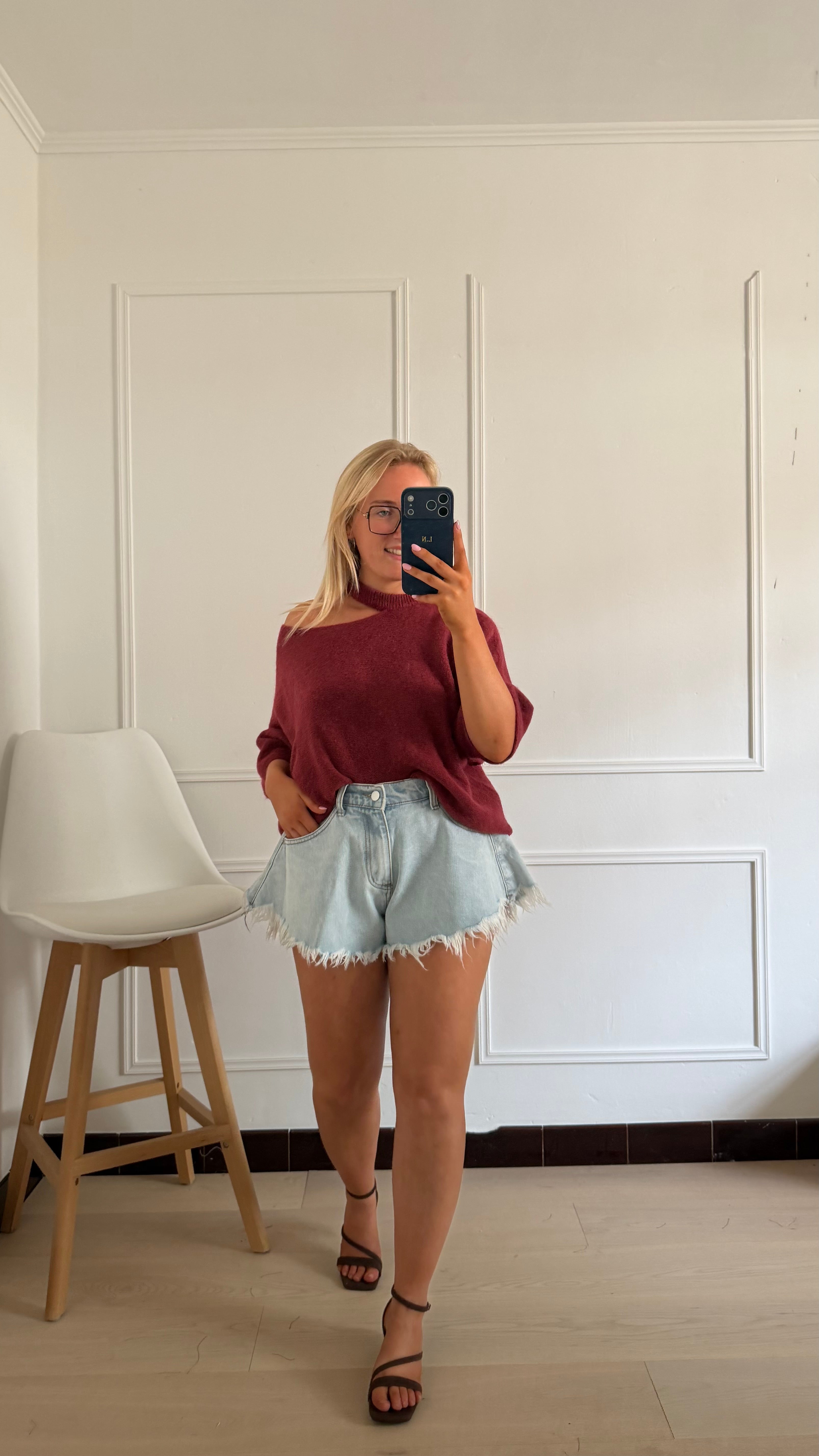 Elena Cut Out Pull Bordeaux