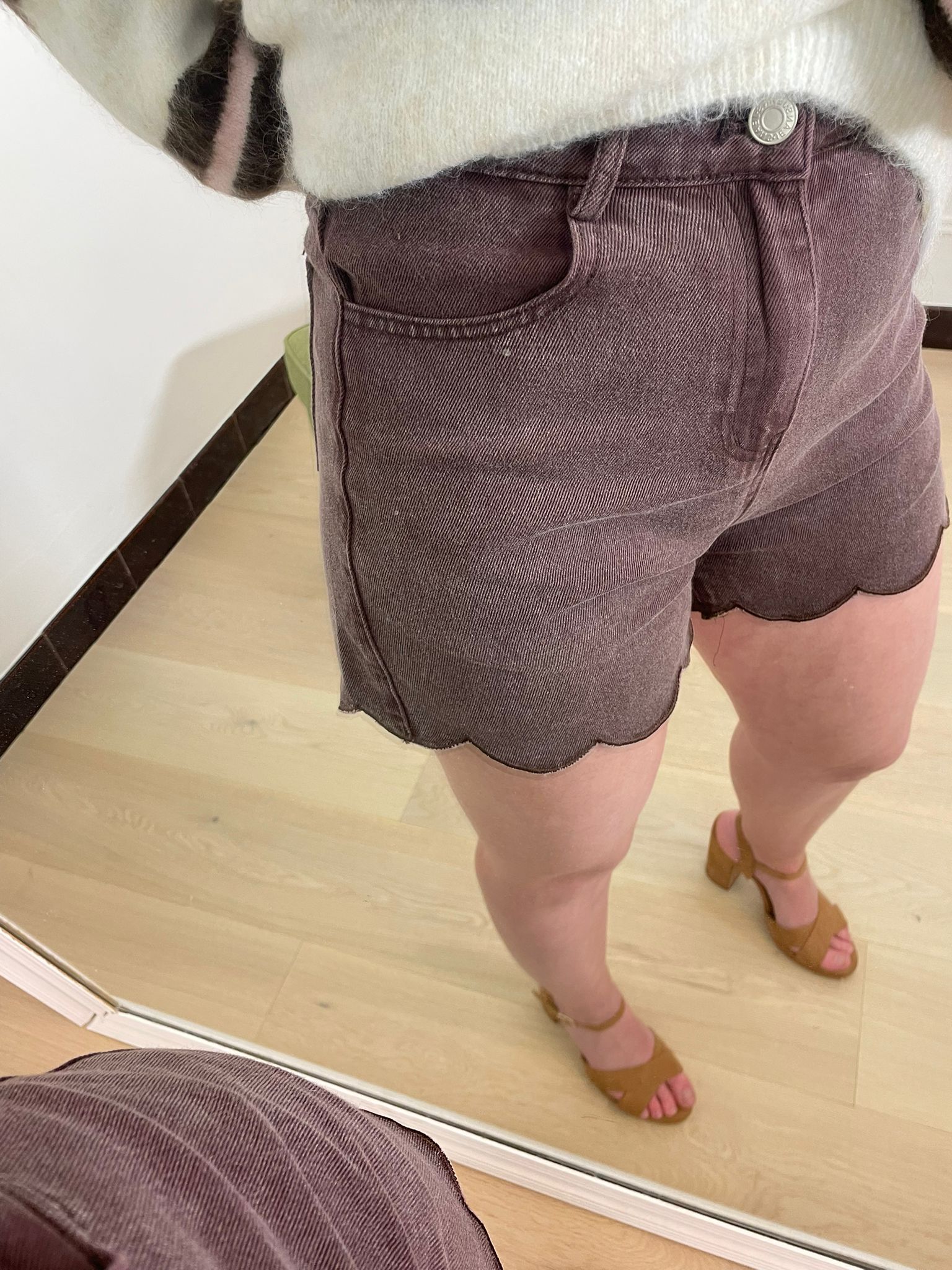 Iris Short Brown