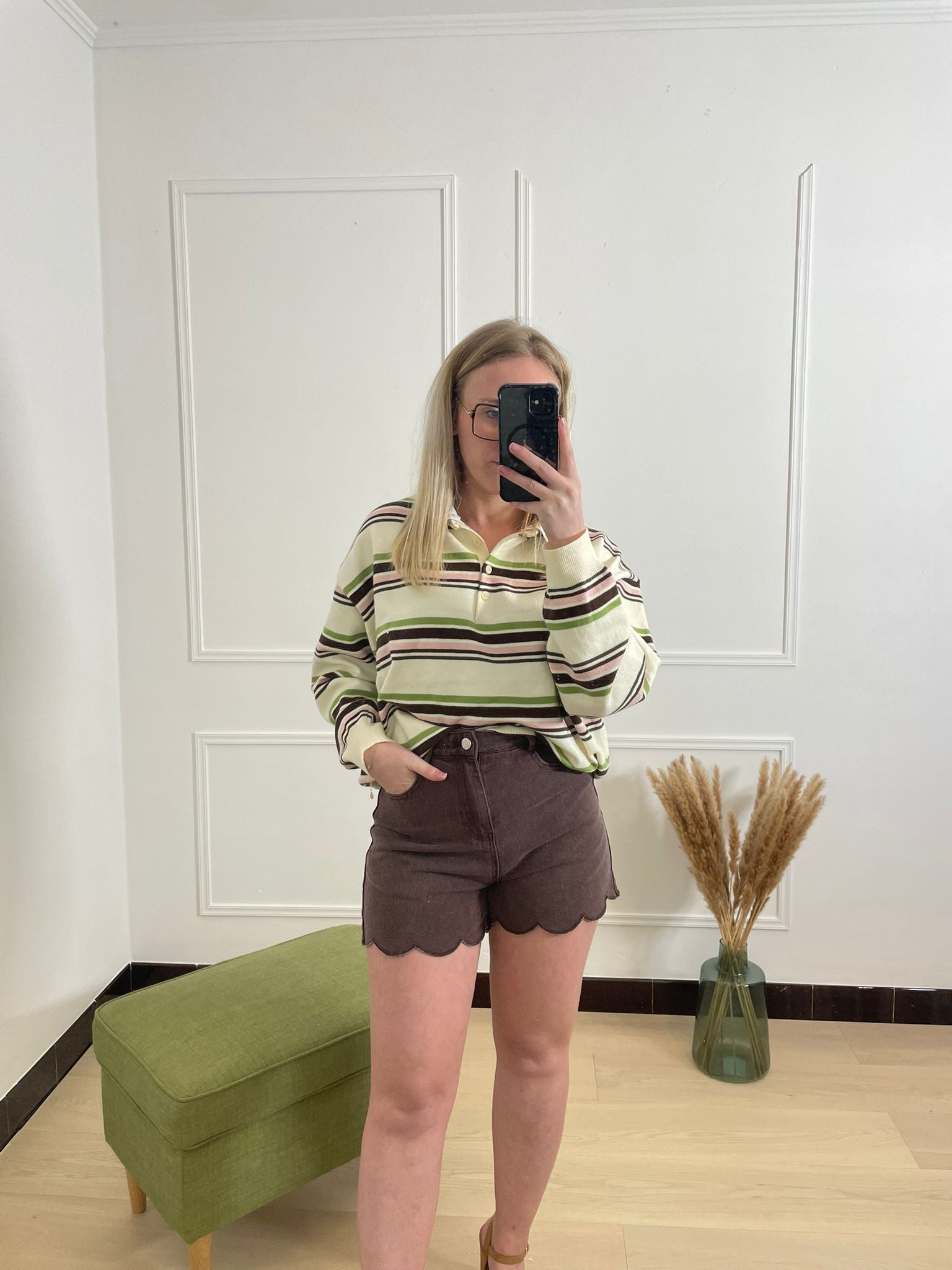Iris Short Brown