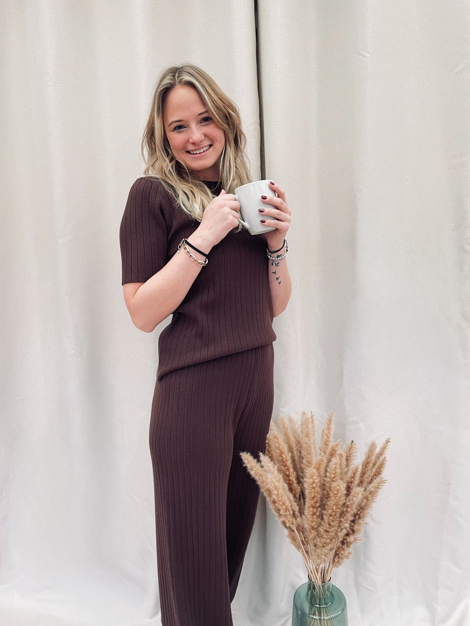 Ashley Ensemble Brown